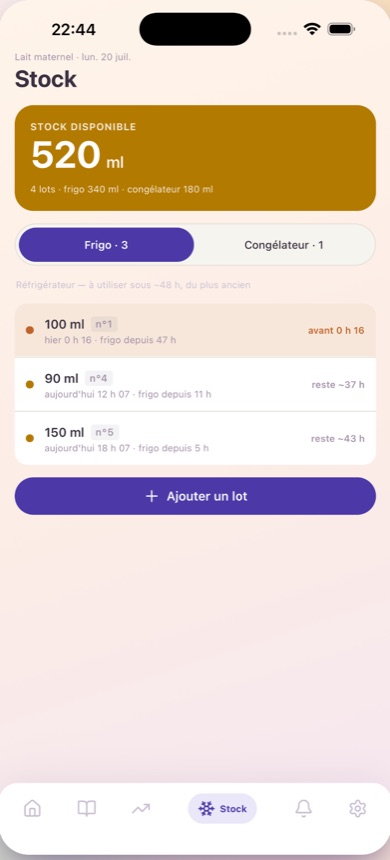 L’écran Stock de Caasi : 520 ml disponibles, 4 lots répartis entre frigo et congélateur, avec le temps restant de chaque lot.